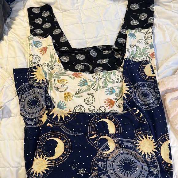 3 pair of CROPPED leggings from Charlie’s Project. Size LARGE - Picture 1 of 4